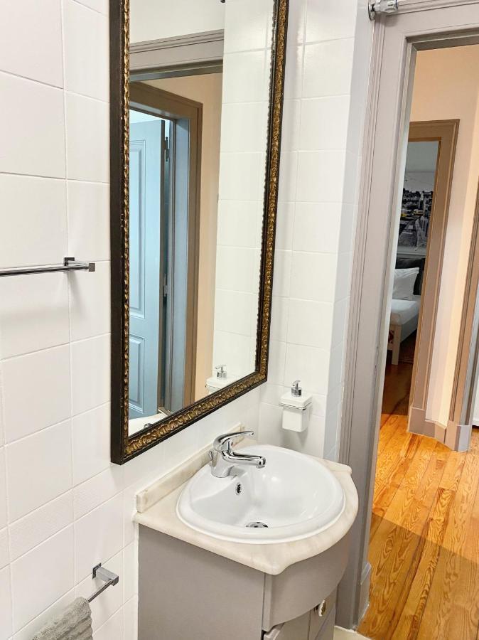 Luxury Vintage Apartment By Myplaceforyou, At The City Centre Next To Marques De Pombal 리스본 외부 사진